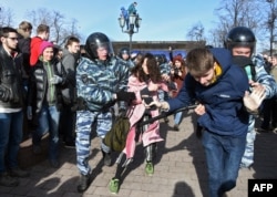 Задержания на антикоррупционной акции сторонников Алексея Навального в Москве, 26 марта 2017 года