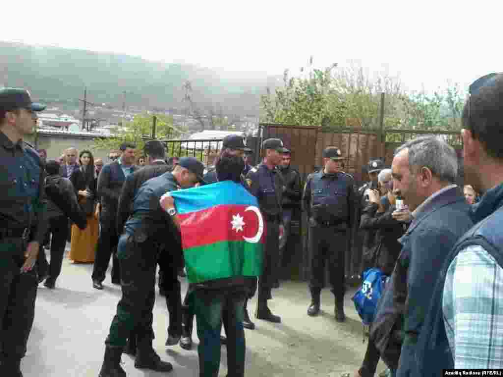 Azerbaijan. Baku. Opposition Public Chamber's protest action in Baku. 22 April