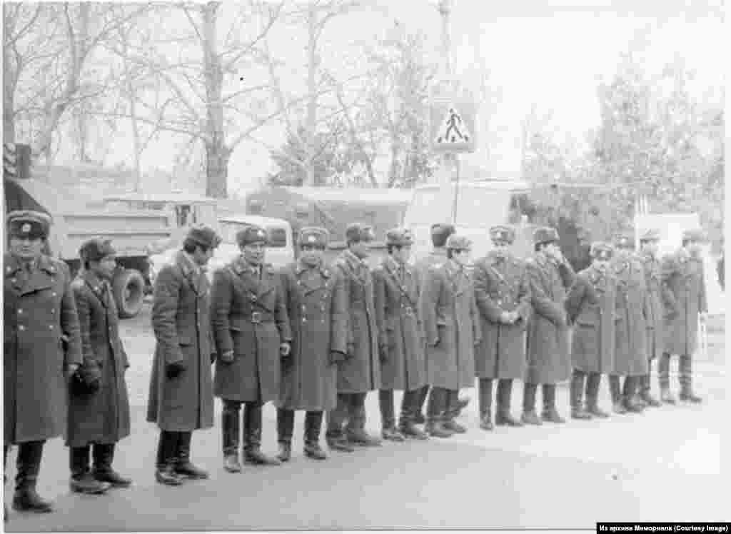 Митинг крымских татар в городе Бекобаде Ташкентской области. 14 февраля 1988 года.&nbsp;