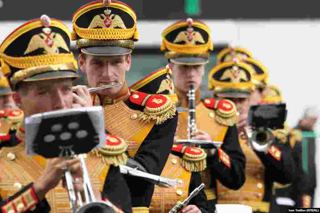 Праздник Москвы в &quot;день тишины&quot;. Участники &quot;Спасской башни&quot;