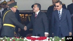 Prezident və baş nazir hərbçilərlə birgə paradda, 30 avqust 2007