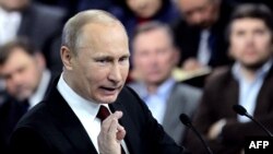 Владимир Путин на встрече со своими сторонниками