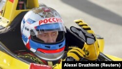 Путин в болиде Renault Formula One